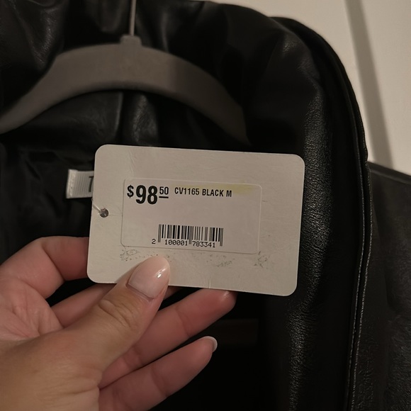 NWT TCEC PU Puffer Black Vest - Front Button & Belt - Picture 5 of 9